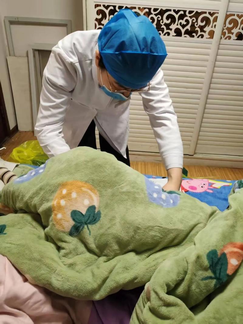 白衣战士的“雪夜奔赴”